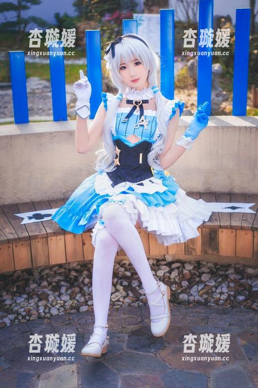 夏日来了，弥音音ww的写真也到了，免费的，你确定不下载？