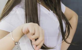 愿抱走莫子的同时，也期待这张JK原图的奇迹。