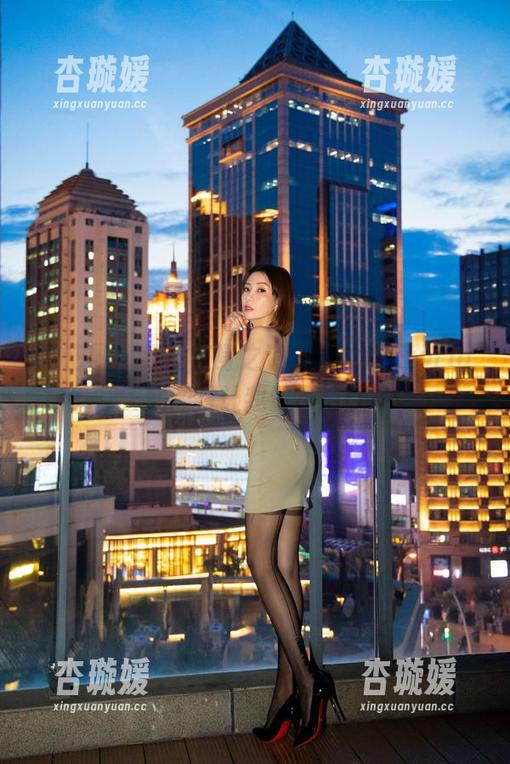 微密圈 - 红皮束身之道，果儿Victoria的图片让我赞不绝口
