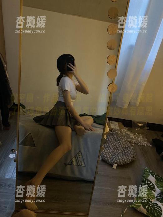 桃脱了 微密圈 - 作品“秘书”:桃脱了竟然玩起了职场角色扮演?图集中的微妙真有意思。