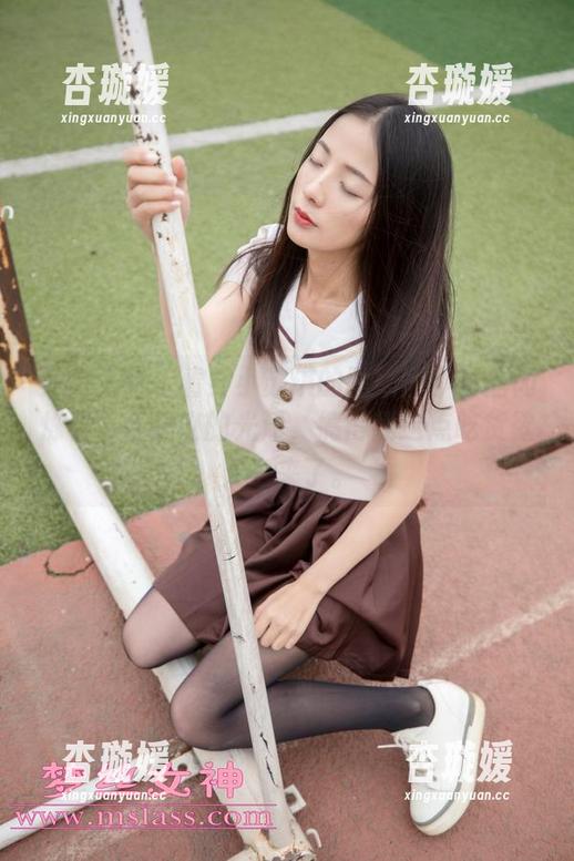 梦丝女神-小苏琪 梦丝女神 - 看!小苏琪的图集里小嘴唇闪烁着不可思议的光泽,搞得我这点吃货欲又上来了。