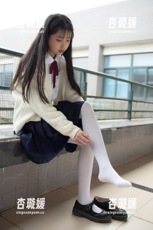 教室规格：双马尾、白丝、还有森萝财团带来的欢乐写真！