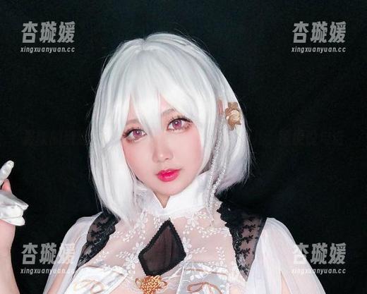 最新的椒妮佐仁照片，裤里丝成了新宠儿，顺便说句话。
