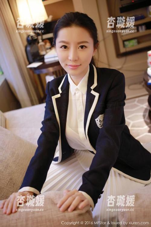 模范学院 - 分享SiByl李思宁女仆图包，谁让这衣服太适合她了？