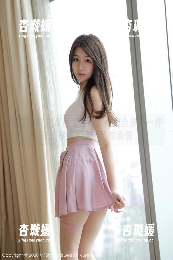 模范学院 - 草莓兔兔的水手服合集：一件衣服撑起了整张脸的表情