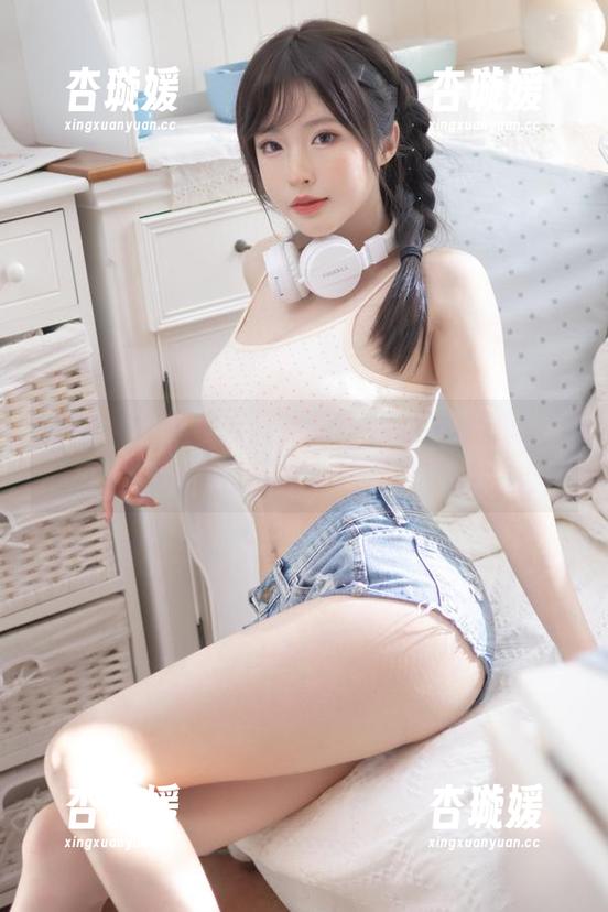 当清水由乃穿上职业装：好像也能代表职场咖啡厅的女孩对吧？