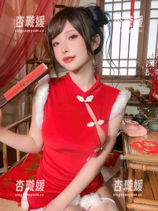 看着清水由乃的cos照片，脑海中有水流在唱歌，怎么会这么透明悦耳。