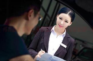 爱丝 – 何冉的水晶亮丝写真图集，穿越光影的那一抹俏皮