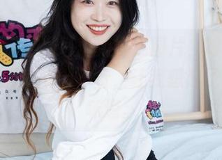 物恋传媒 – 猫耳最新裸足图片，脚趾头的小动作真是萌到不行，让我想起了沙滩的味道。