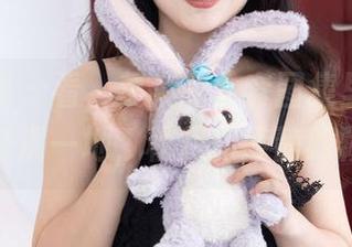 物恋传媒 – 看，菜菜的全套图集里，春花已开满一地，秋月却静静躲藏！