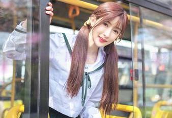 王羽杉兔女郎在这儿，隔着屏幕都觉得亲密，真该下载！
