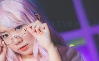 拿好你的美图，跟着甜糖大魔王与粉色兔兔一块儿玩耍吧！