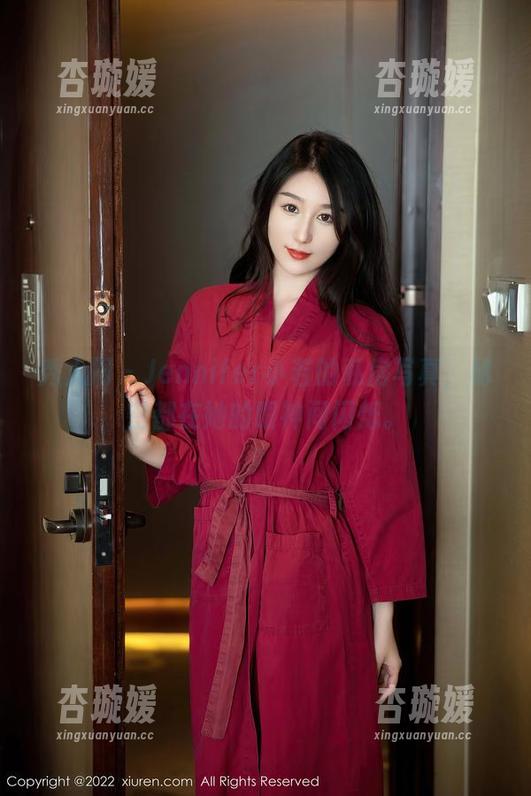 秀人网-Jennifer小若 秀人网 - Jennifer小若的私房写真,秘密都在她的眼神间闪烁。