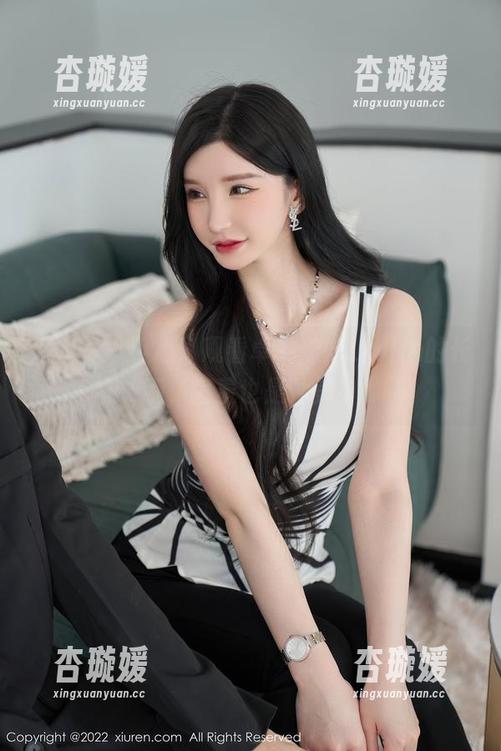 秀人网 - 小心！观看卓琳妹妹_jolin的长腿，害羞也是种美！