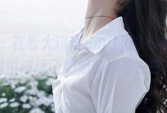 秀人网 – 在看大琪琪Emily的毛衣时，我脑海中浮现了奶奶的织毛衣时光！