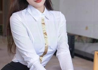 秀人网 – 林文文的户外写真——天空蓝得让人想打滚！高清版请自备眼药水！