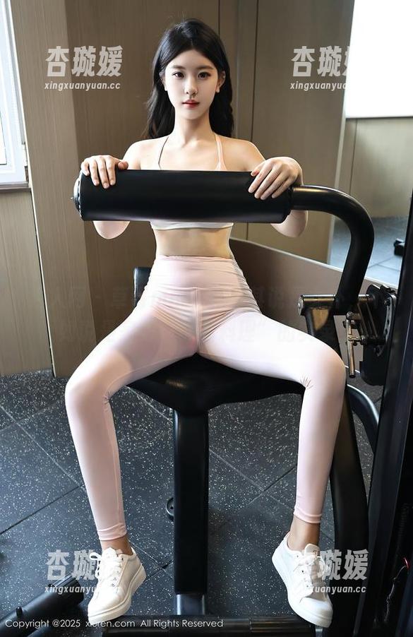 秀人网-草莓mm 秀人网 - 草莓mm写真与其说是女仆,不如说是家务“黑暗料理”的实录!