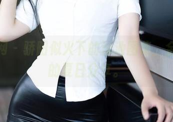 秀人网 – 骄阳似火下的泳池图集，金妍兮的夏日分享。