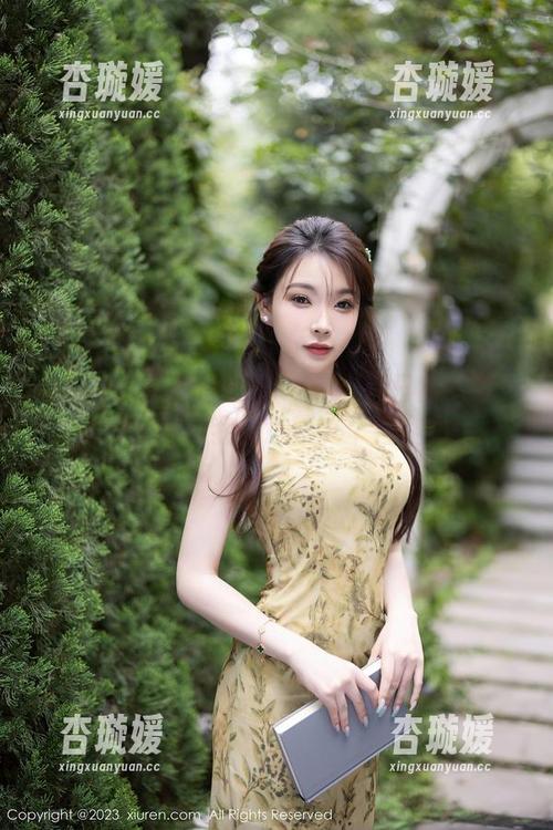 秀人网 - 陈雅漫VICKY的全套日常下载：为了快乐，我愿意冒充个程序员！