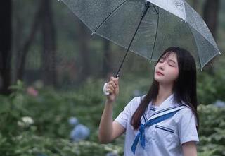 秋山AkI的婚纱，下载后我就能多一件得体的虚拟衣服