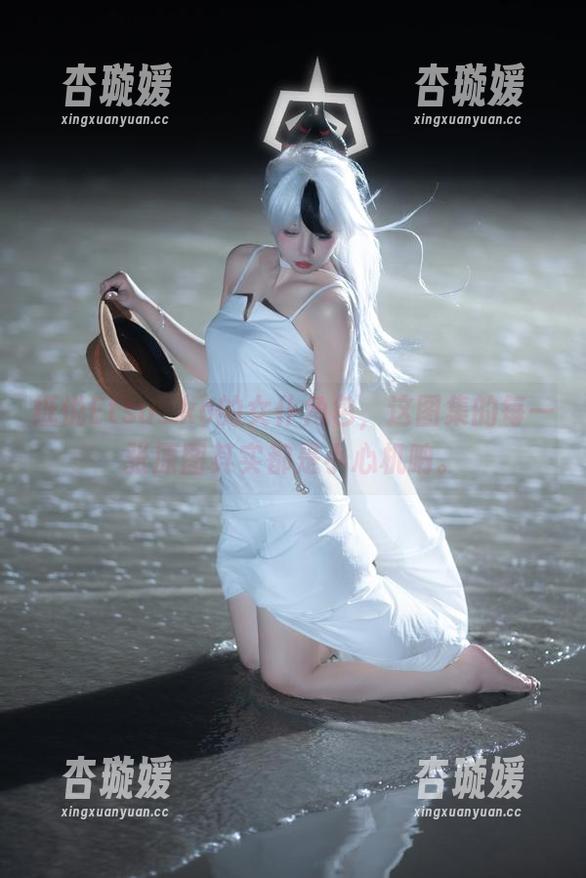 纸悦Etsu_ko的女仆角色，这图集的每一张原图其实都是小心机呐。