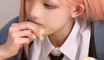 摆脱平庸，腥味猫罐的波奇酱高清写真让人欲罢不能