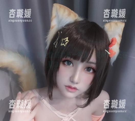 最新图片：裸足也能卖萌—芊川一笑MNK正在努力中的副业！