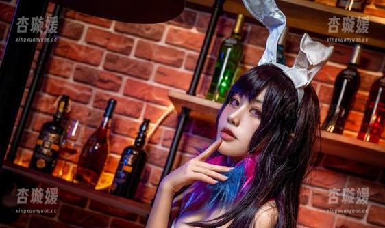 芊川一笑MNK呈现的护士奇遇记，更新的美图让人不自觉微笑。