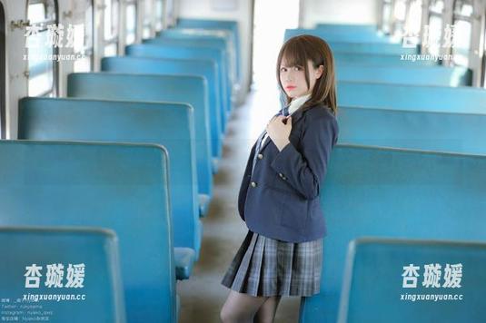 荒井喵喵 荒井喵喵的泳池奇遇,资源藏在水里,快来捡!
