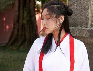 蜜桃社 – 木奈奈的棉袜奥秘：图集中尽情滑稽套餐！