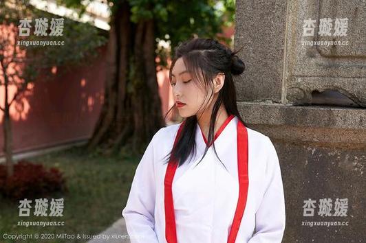 蜜桃社-木奈奈 蜜桃社 - 木奈奈的棉袜奥秘:图集中尽情滑稽套餐!