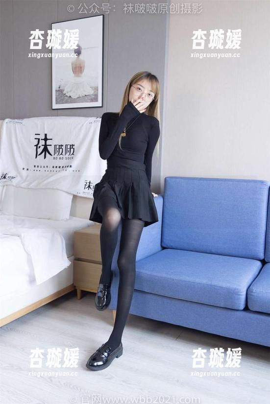 袜啵啵-稚予 袜啵啵 - 脚部特写-稚予的高清旅程,你以为是走秀,其实是逛街!