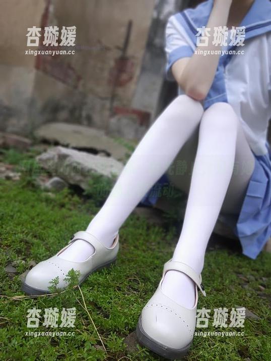 西尔酱 网盘里的西尔酱丝袜:时光静止,只有她的魅力在流动