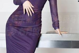 语画界 – 在镜头前，一点免费写真肉丝碰上梦心月的调皮时刻！
