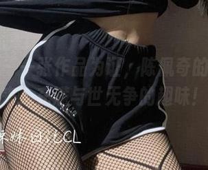 微密圈 – 一张作品为证，陈佩奇的脸贴过来，充满与世无争的趣味！