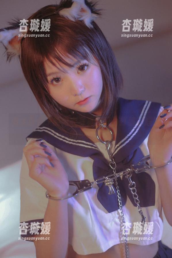 青水百合子的内衣写真：只为打破那尴尬的静默！