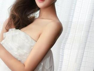 青豆客 – 何晨曦那件看似普通却让人多瞧两眼的体操服图集更新啦！