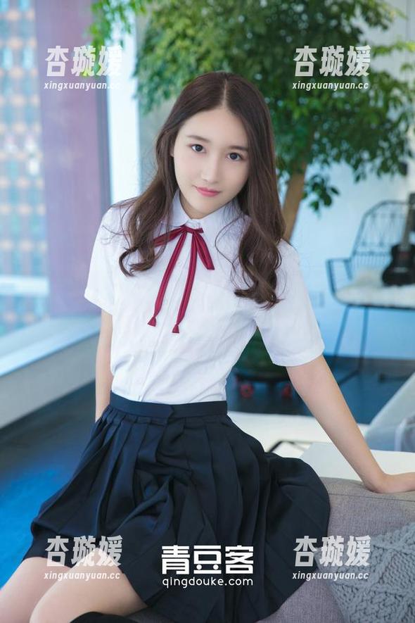 青豆客 - 婕西儿和她的棉袜，我们的眼神刚好交汇，无圣光静好。