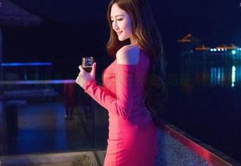 青豆客 – 纯小希与短裙的亲密关系，咳咳，别想歪了。