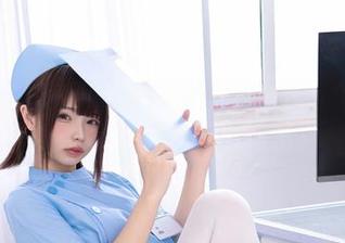 香川澪的眼睛不会播报新闻，毕竟她只想观看加藤惠兔女郎场照！