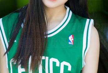 魅妍社 – 从未见过的Olivia童安琪，更新来了！美图里的比基尼风光无限。
